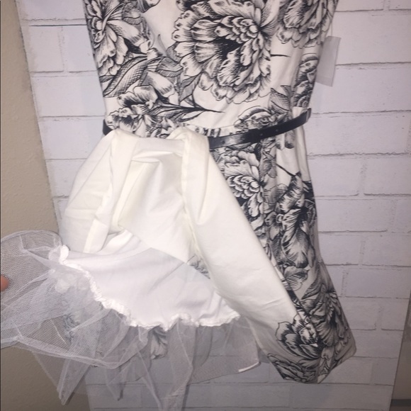 Floral tulle dress - Picture 2 of 4